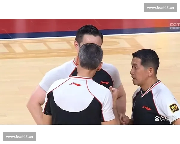 从哨声到公正篮球裁判在赛场秩序与公平中的核心角色塑造竞技精神 从哨声到公正篮球裁判在赛场秩序与公平中的核心角色塑造竞技精神